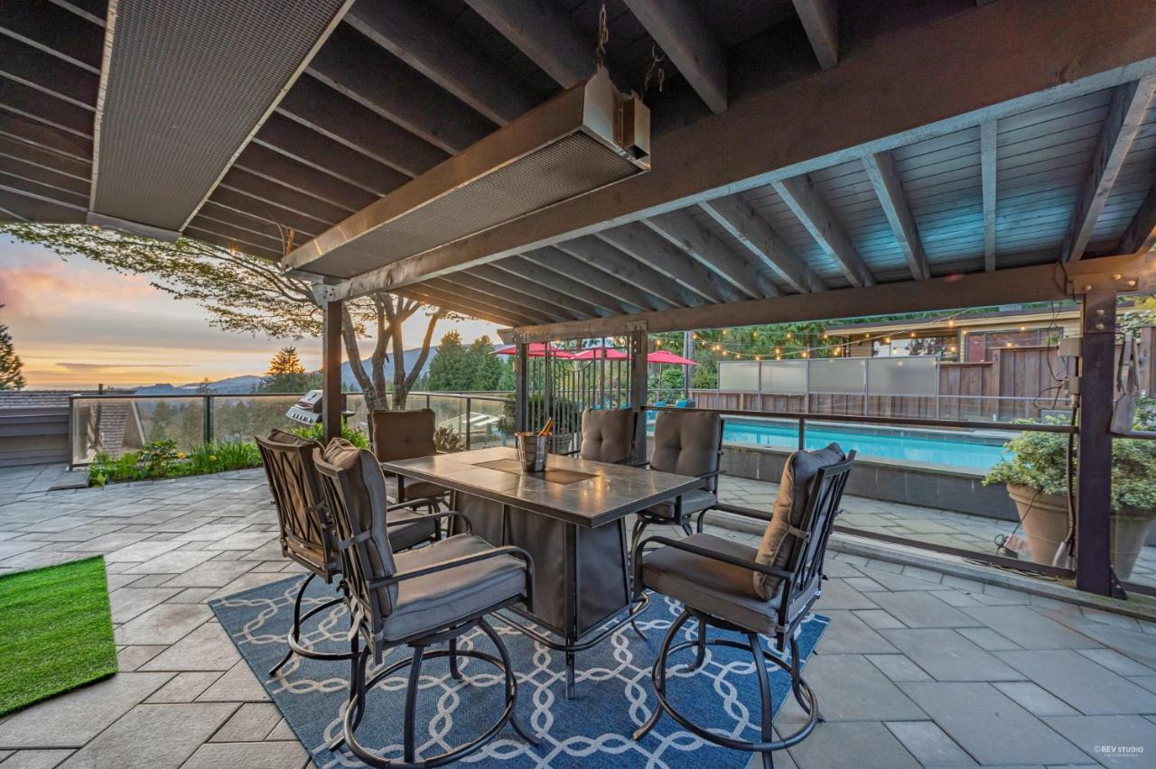 Grouse Cheerful Large Private Bedroom, Bath, Shared Deck, Pool, Hot Tub North Vancouver Exterior photo